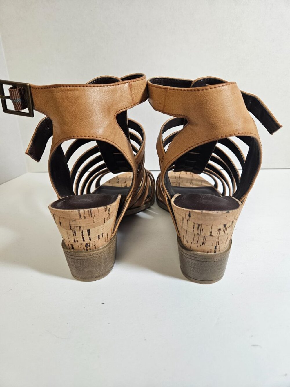White Mountain Heel Sandal - Picture 5 of 9